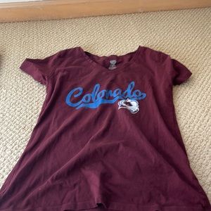 Womens S Colorado Avalanche graphic tee, super soft